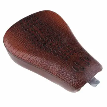 Кафява възглавница на седалката на водача Соло стил крокодилска кожа за предната Sportster Forty XL1200 883 72 48