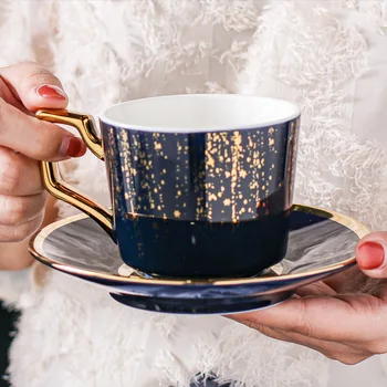 Малък луксозен онлайн набор от кафе керамични чаши малък луксозен черен чай цвете чай, следобеден чай, леки закуски чаени чаши и чинии