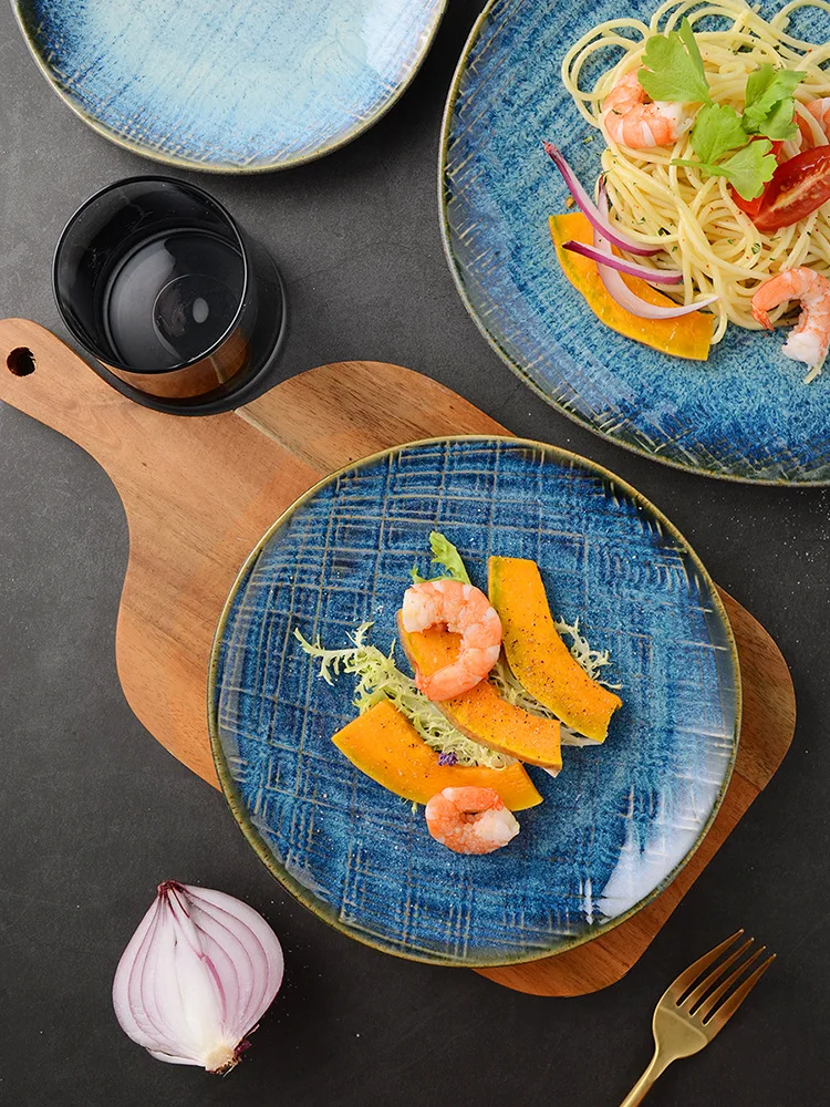 Японската креативна западна хранителна чиния спагети плоска чиния зеленчуци чиния ретро фурна набор от студени ястия чиния керамични съдове